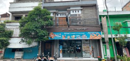 Outlet Roti Unyil Omari Kepanjen